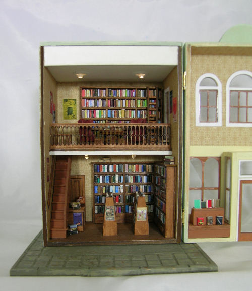 Quarter Scale Bookshop Class and Kit - Click Image to Close
