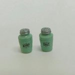 Beehive Shape Salt and Pepper Set Beehive Shape Salt and Pepper Set