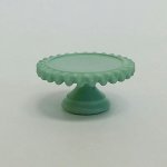 Ruffle Edge Pedestal Cake Stand