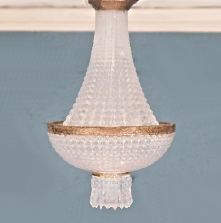 "Romance" French 1/4 Scale Chandelier Kit - Click Image to Close