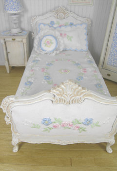 Cottage Chic Bedroom Set with Custom Embroidery - Click Image to Close
